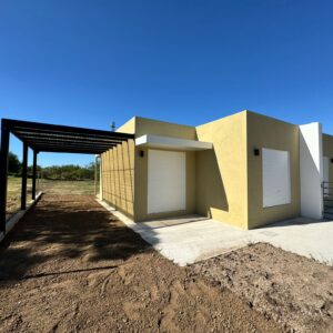 Casa 200m2 - 3 baños  en villa general belgrano